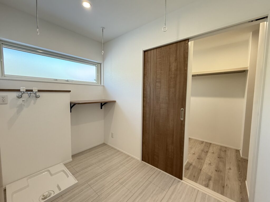 ランドリースペースとウォークインクローゼット