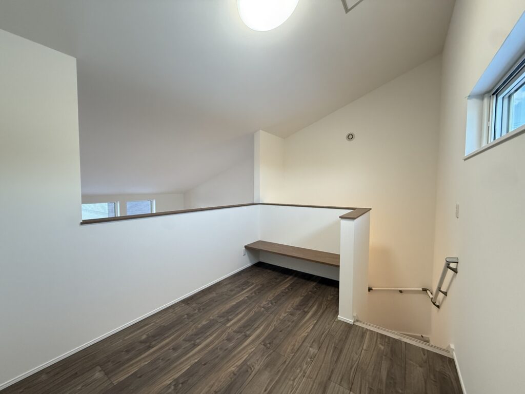 半平屋の2階　ヌック