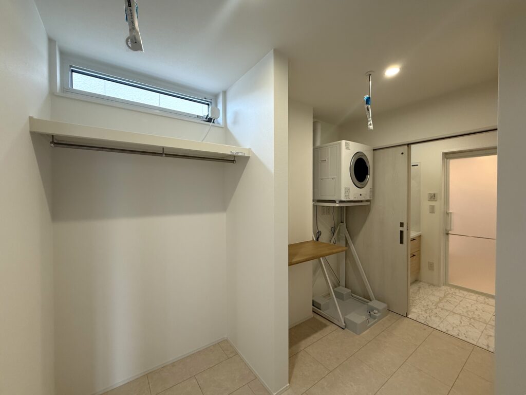 ホスクリーン付きランドリースペース