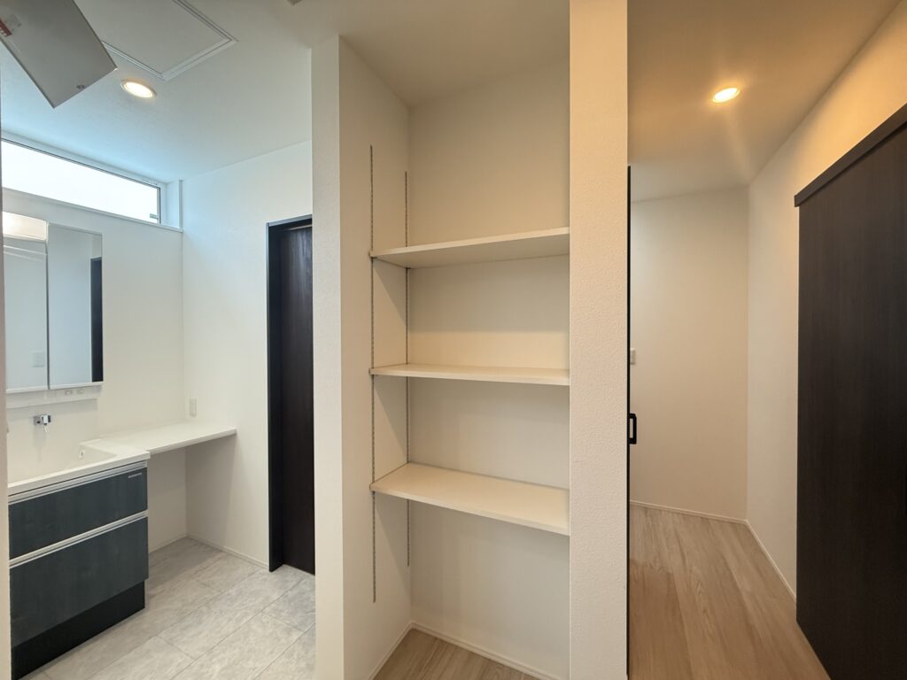 収納充実の洗面所