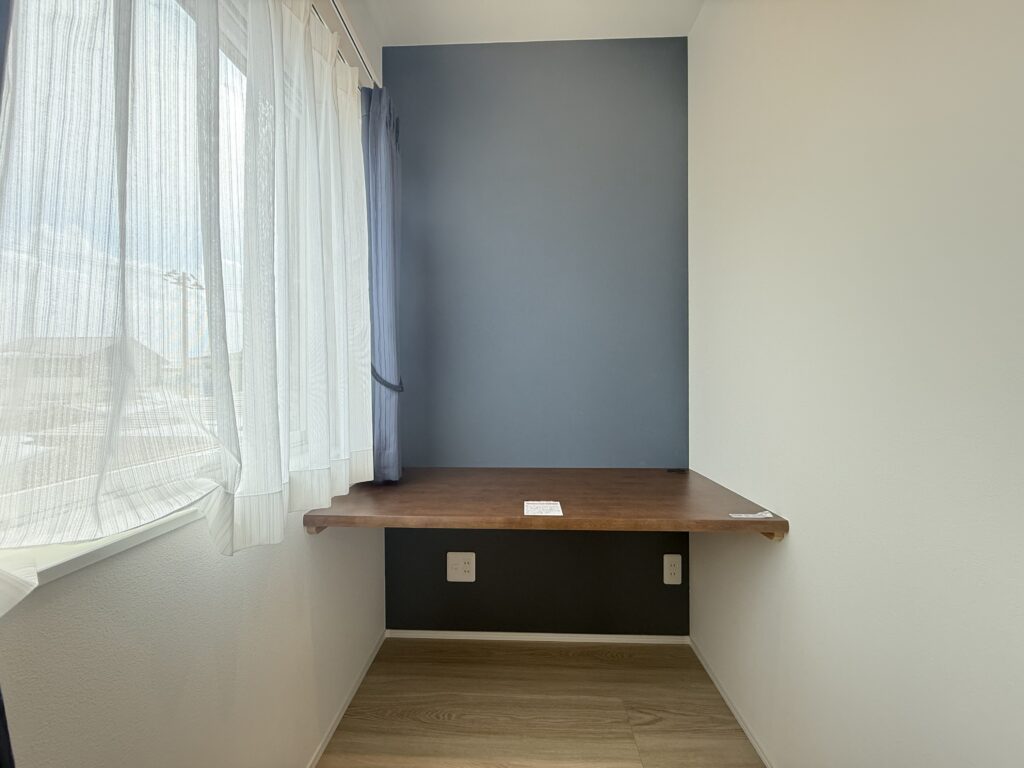 寝室の奥にある書斎